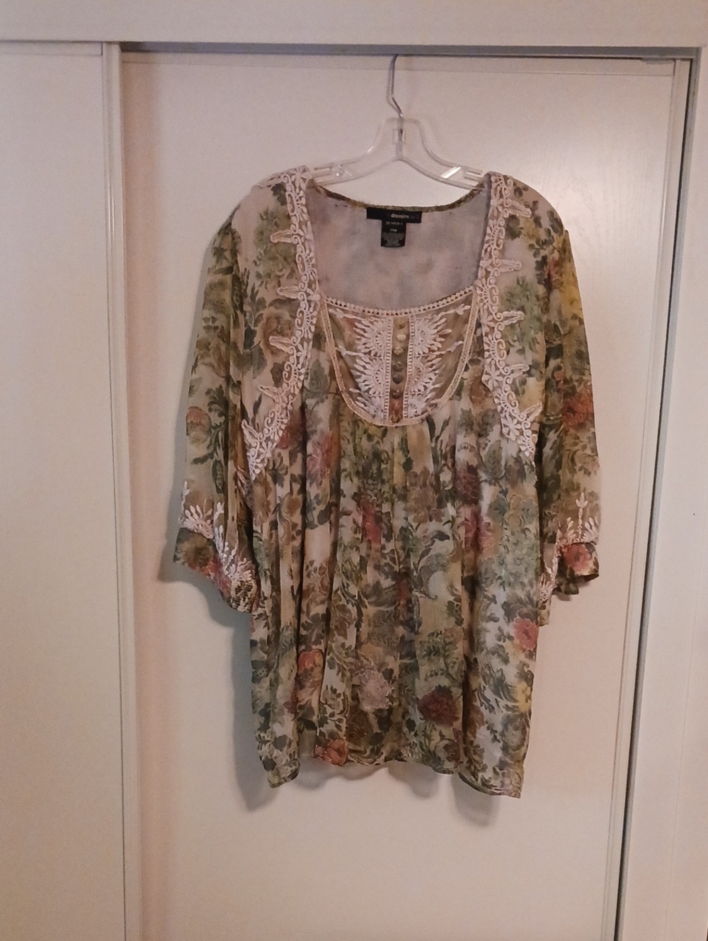 Denim 24/7 Green Floral Lace-Trim Peasant Tunic
